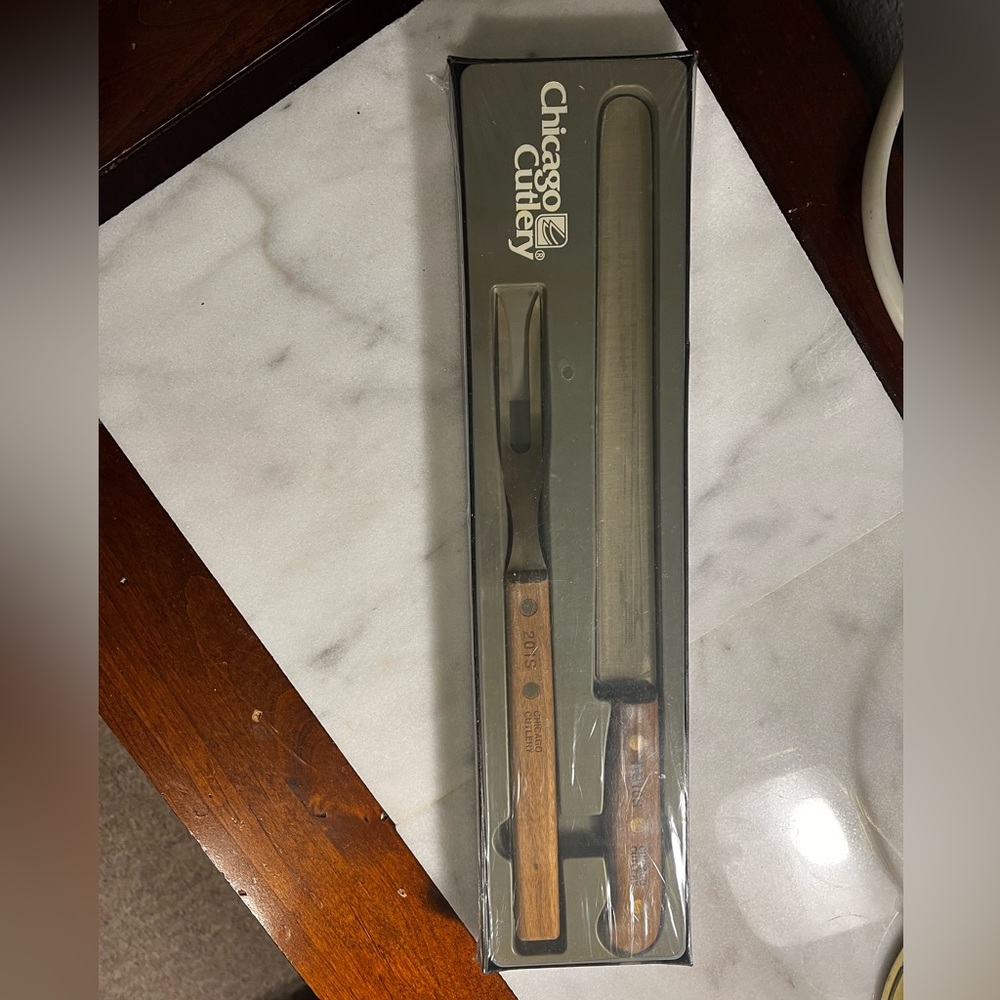 Chicago Cutlery 2 piece Walnut Tradition Knife Set NEW! Slicer RB10S & Fork 201S - Picture 3 of 5